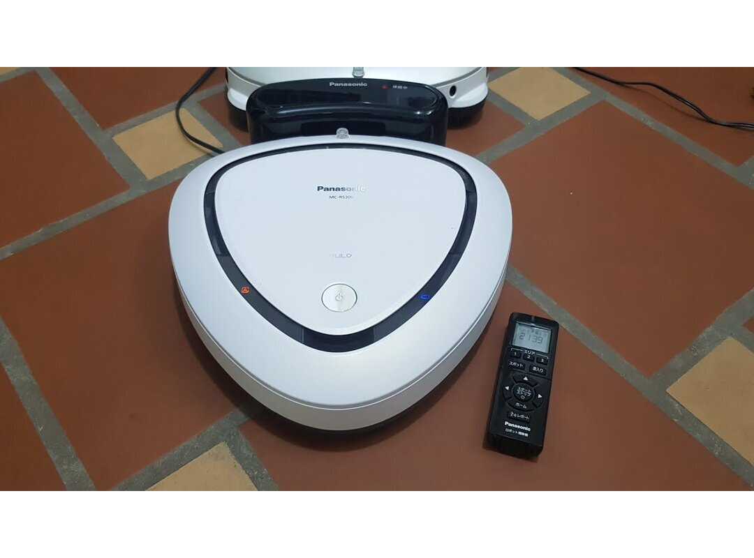 Chuẩn bị và khởi động robot hút bụi Panasonic