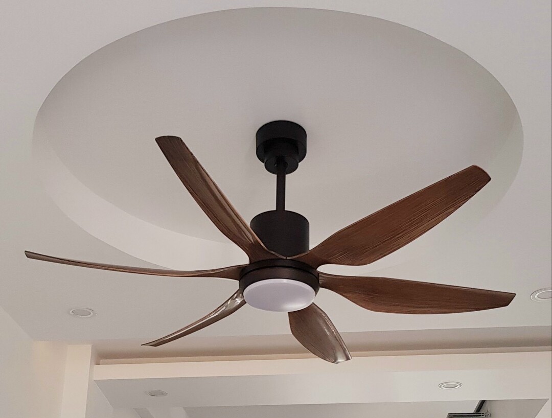 Khác biệt giữa quạt trần cánh gỗ và các loại quạt trần khác