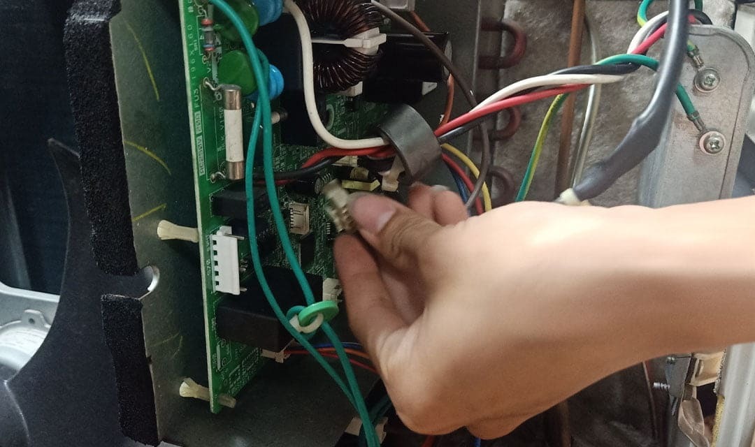 Nguyên nhân và cách khắc phục điều hoà Gree báo lỗi F1