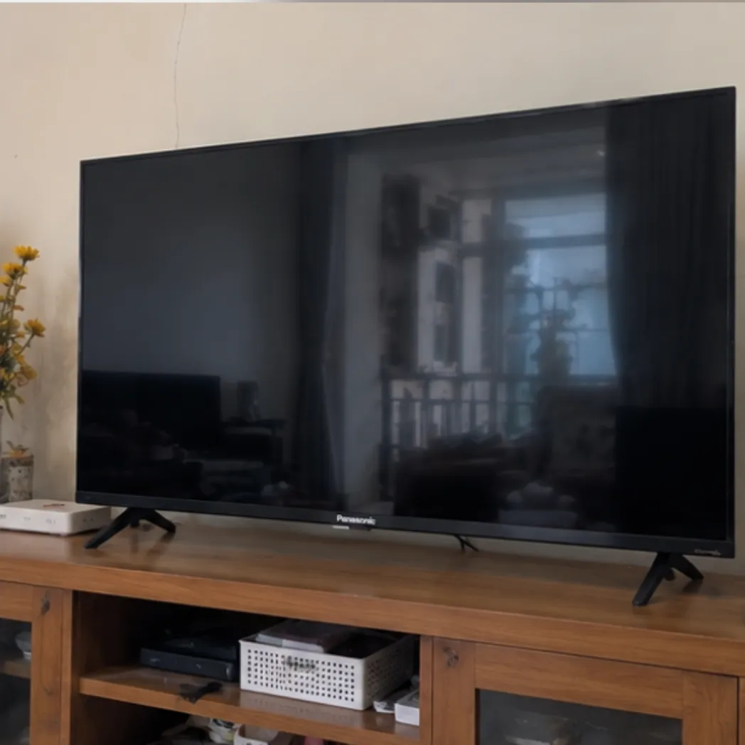 Dương Quốc Thái sửa tivi Panasonic