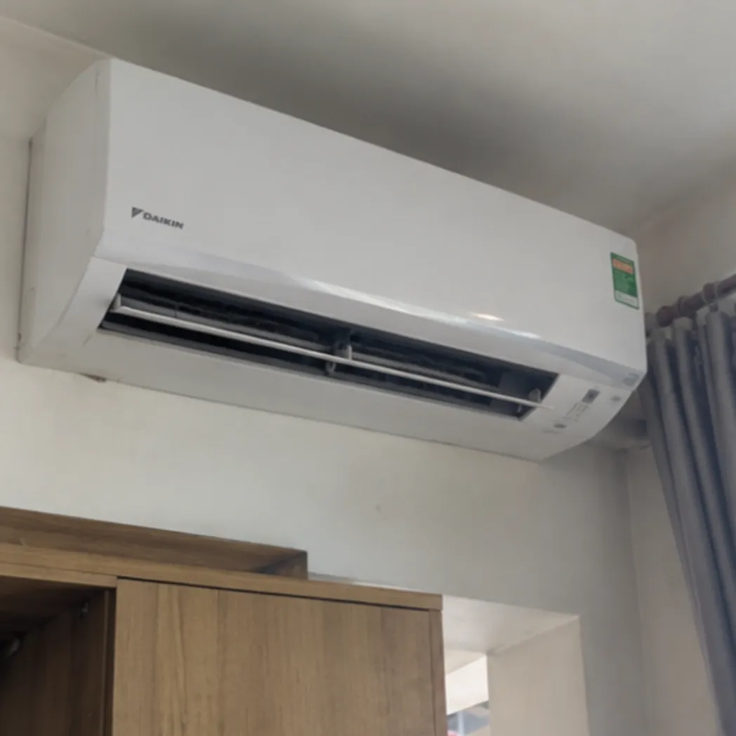 Lý Gia Hưng sửa máy lạnh Daikin