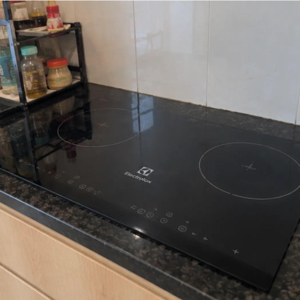 Phạm Quốc Bảo sửa bếp từ Electrolux