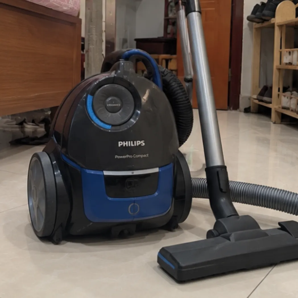 Phạm Quốc Bảo sửa máy hút bụi Philips