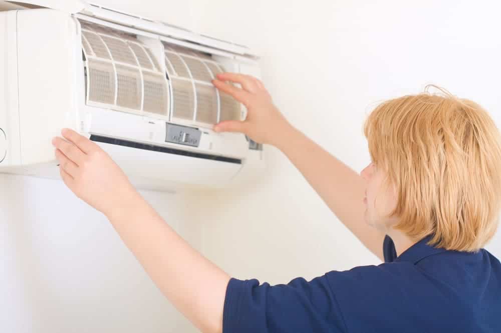 máy lạnh bị xì gas