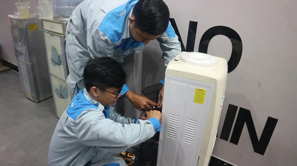 Sửa cây nước nóng lạnh CNC