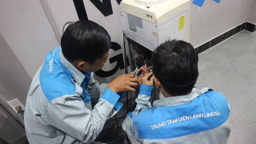 Dịch vụ Sửa cây nước nóng lạnh Mini