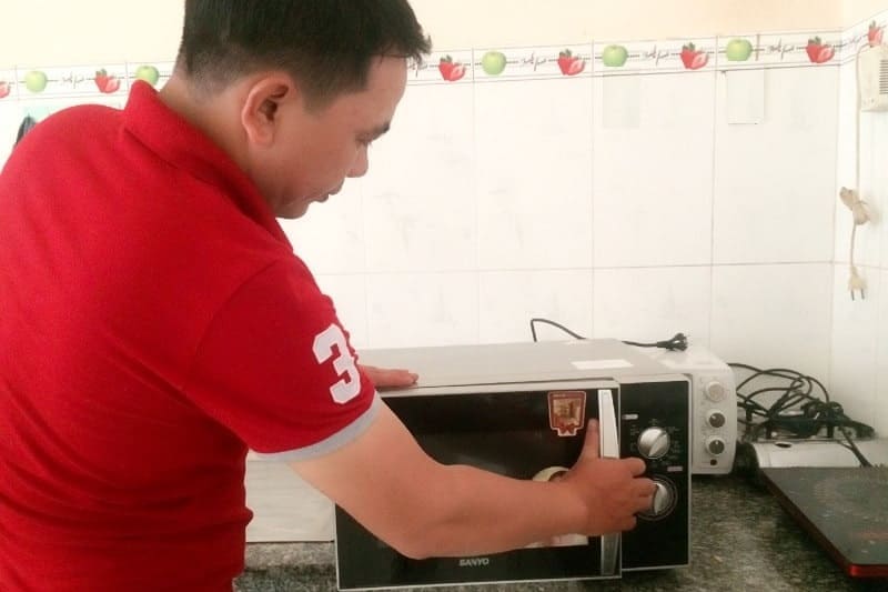lò nướng và lò vi ba